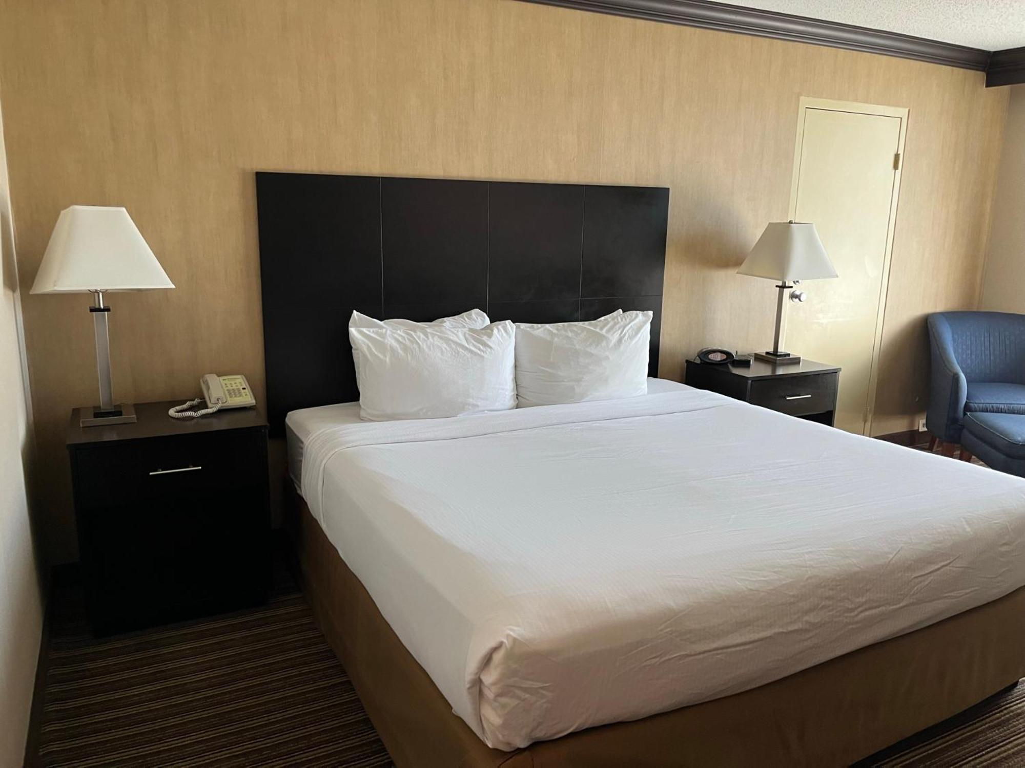 Hotel Wyndham Garden Chicago Northwest 4*