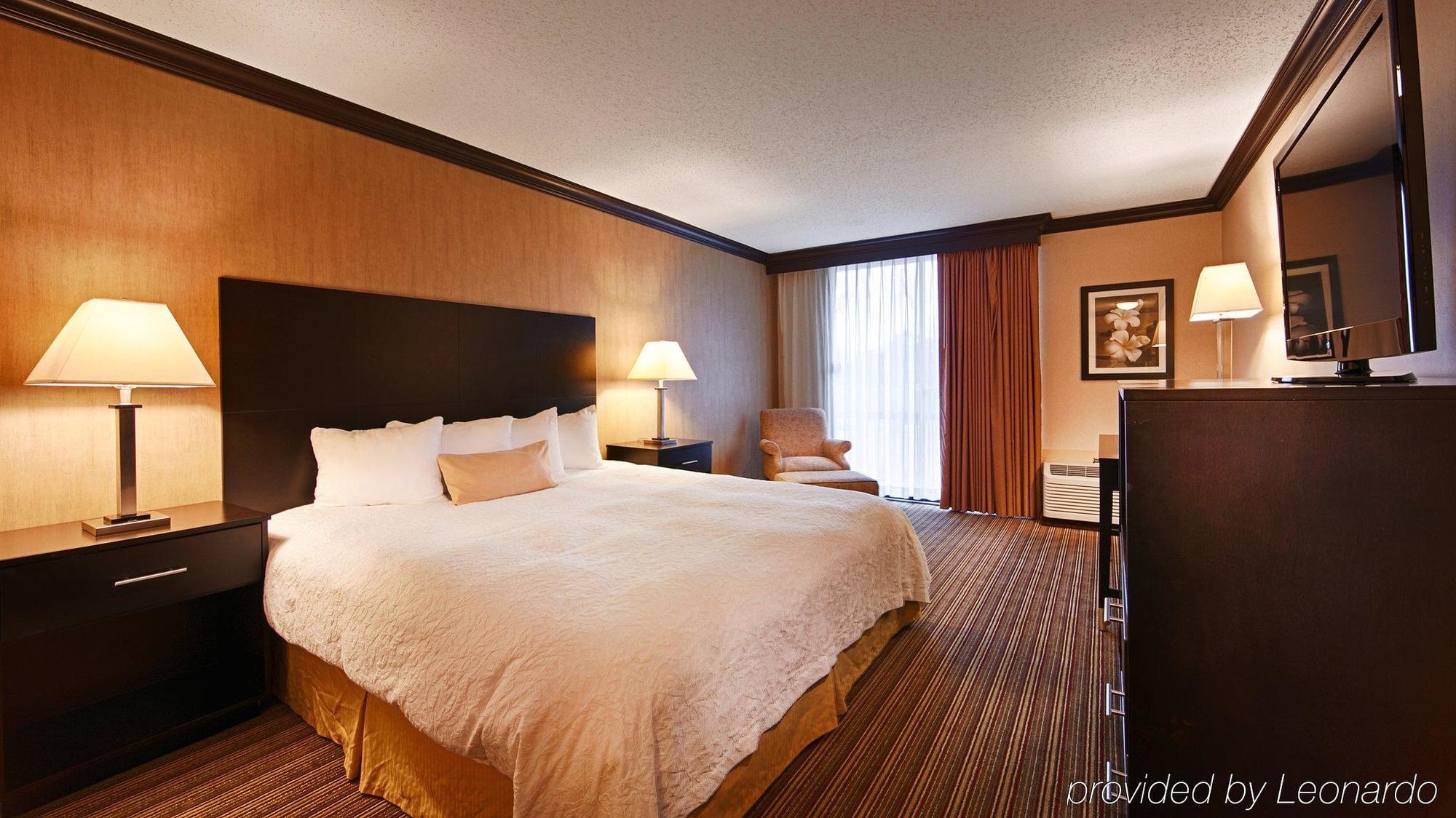 Wyndham Garden Chicago Northwest Hotel 4*