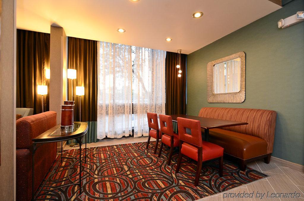 Hotel Wyndham Garden Chicago Northwest 4*
