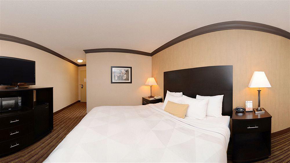 Wyndham Garden Chicago Northwest Hotel